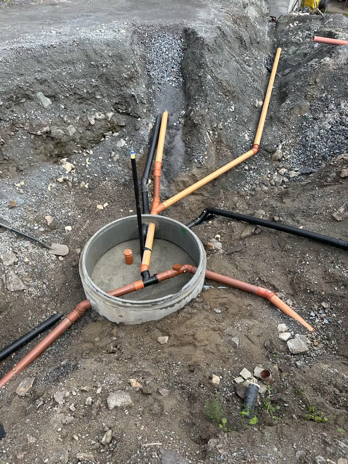 Graving for vann og avløp utført av Åsgard Entreprenør AS i Lier og Drammen